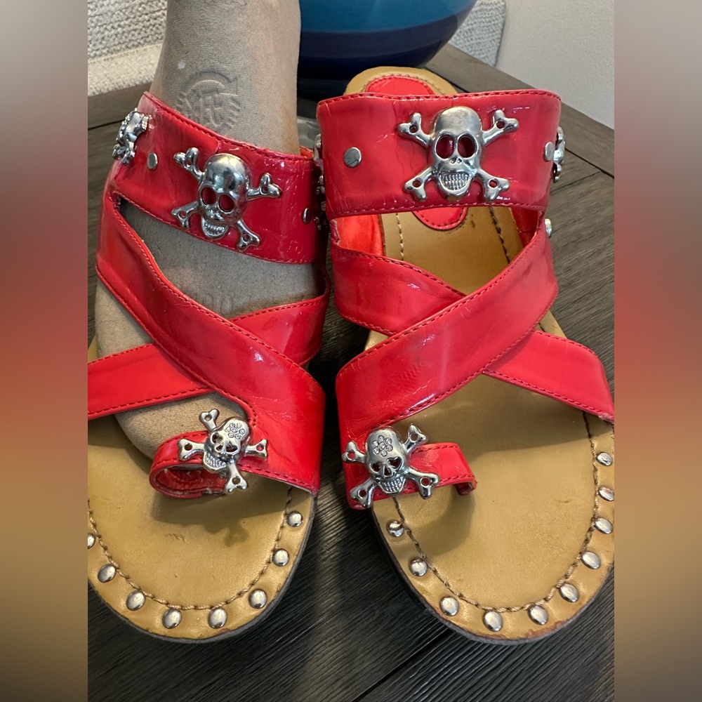 2 LIPS TOO Red Skull Toe Sandals - No Size  (9) - Picture 3 of 16